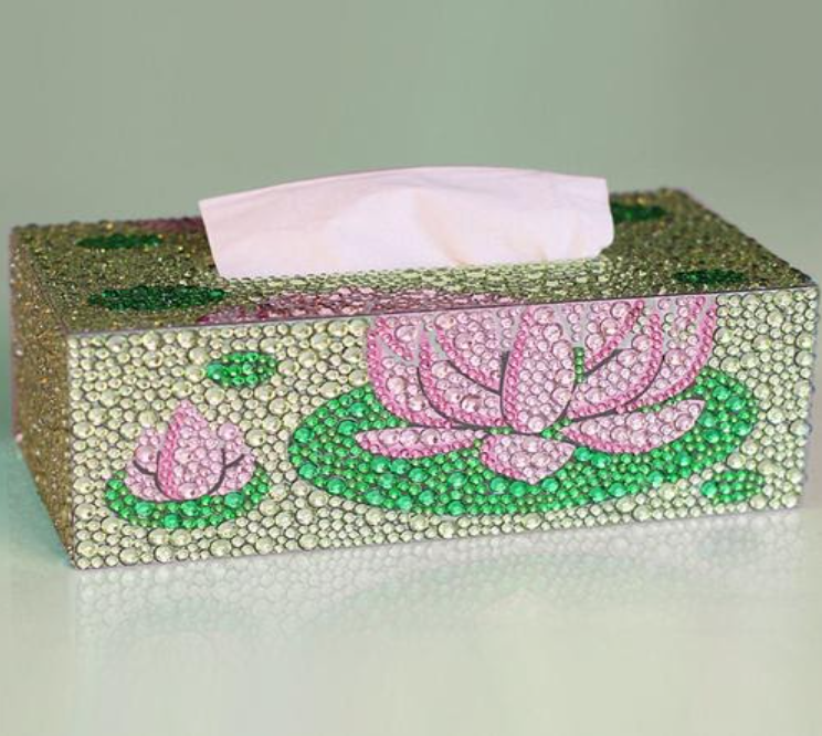 Servietboks med lyserød åkande i diamond paint