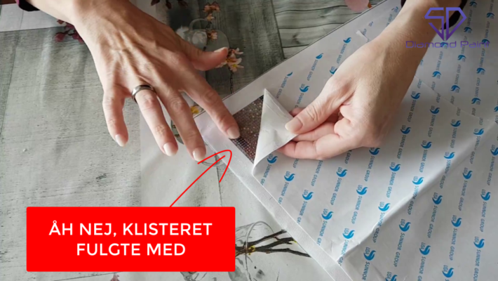 Hvis klisteret følger med papiret i diamond paint