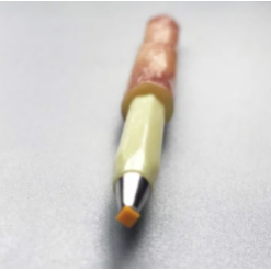 Orange pen med firkantet ende