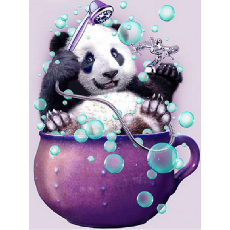 Panda bader i kop i diamond paint